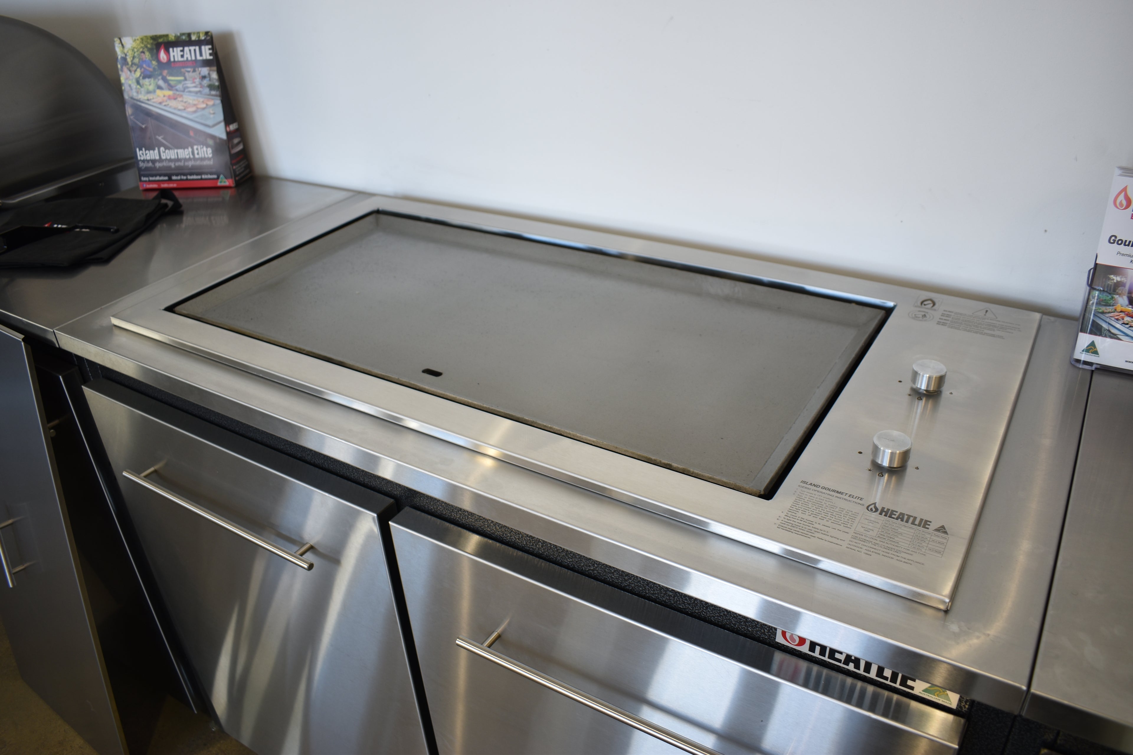 IGE Cabinet - 2 Door Unit